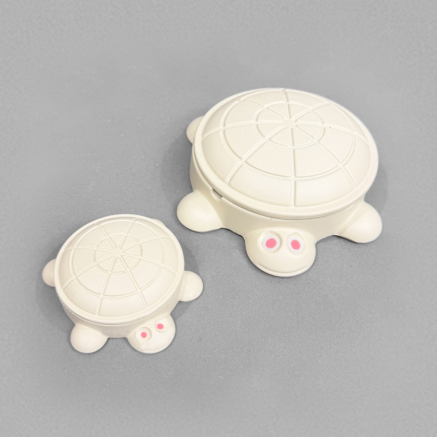 Turtle Ashtray (Albino)